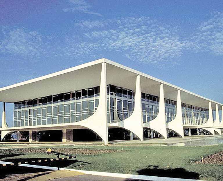 Brasil e México terão desafio fiscal diante de esperada alta em déficit
