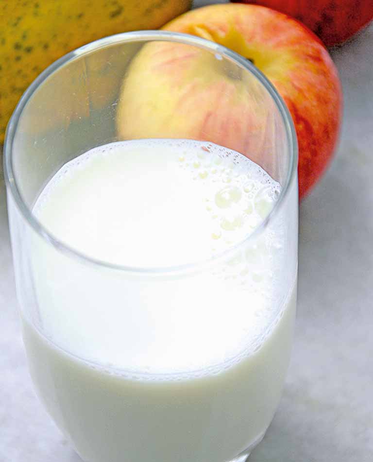 Cadeia do leite se adapta para garantir produto nas prateleiras
