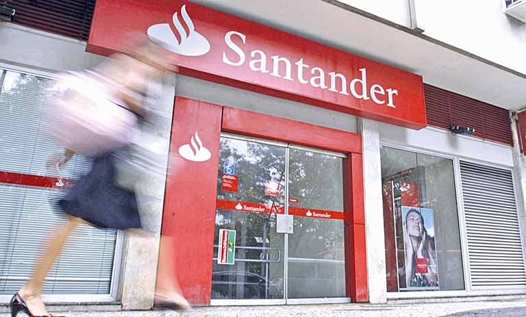 Santander passa a crer em recuo da atividade de 2,2%