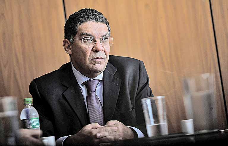 Governo avalia ajuda a médias empresas