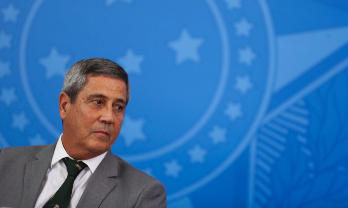 Moraes mantém prisão do general Braga Netto