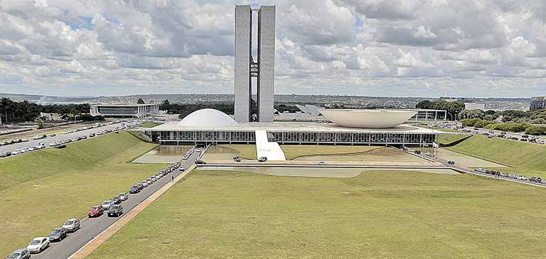 Câmara aprova ajuda de R$ 3 bi para a cultura