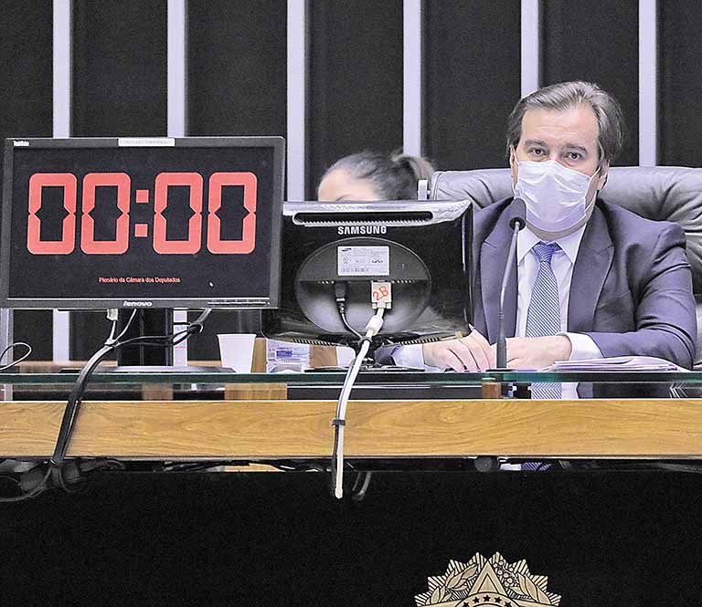 Câmara aprova texto-base do socorro federal aos Estados