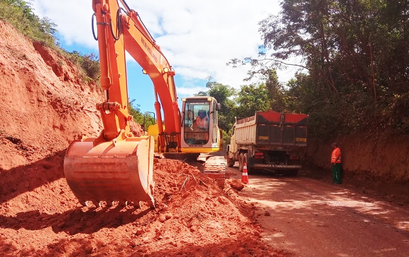 Começa pavimentação da MG-010 entre Conceição do Mato Dentro e Serro