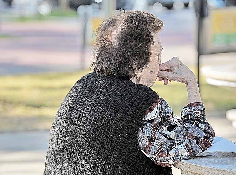 VIVER EM VOZ ALTA | Dona Arminda – um miniconto para a quarentena