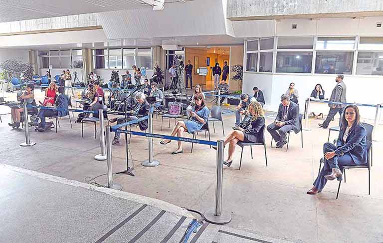 VIVER EM VOZ ALTA | A educação, a cultura e a imprensa