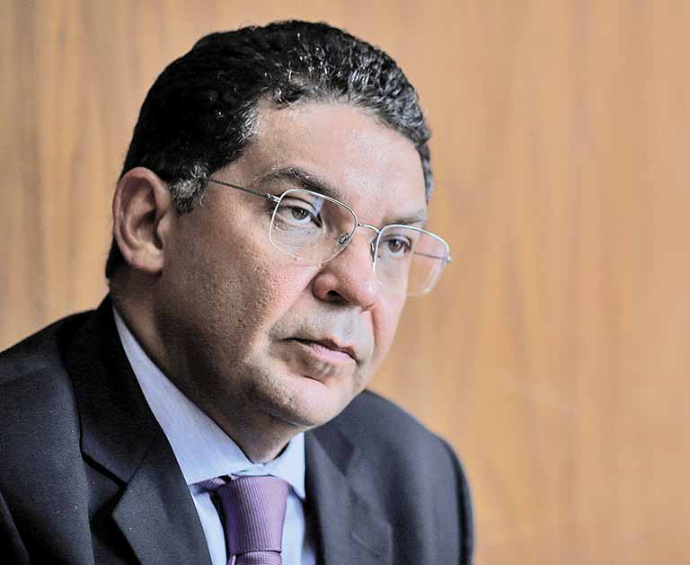 Mansueto descarta aumento de impostos