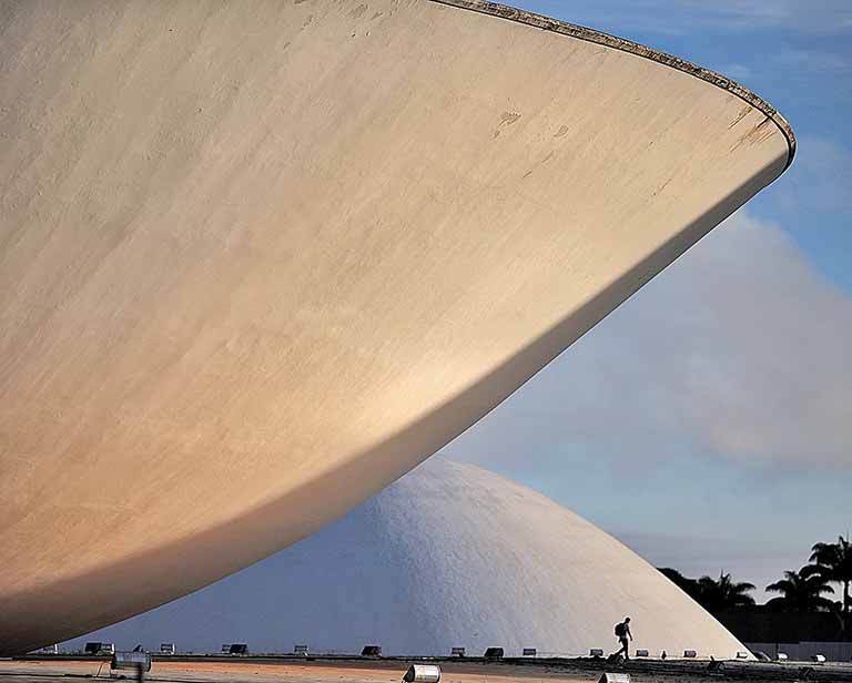 Orçamento de guerra é aprovado