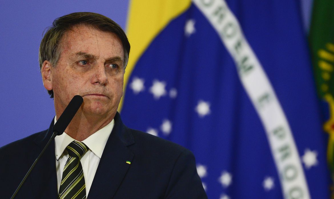 Bolsonaro se manifesta em rede social após liberação do vídeo