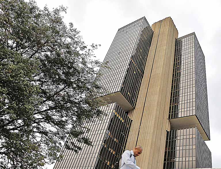 Pacote do BC pode liberar R$ 255 bi em crédito