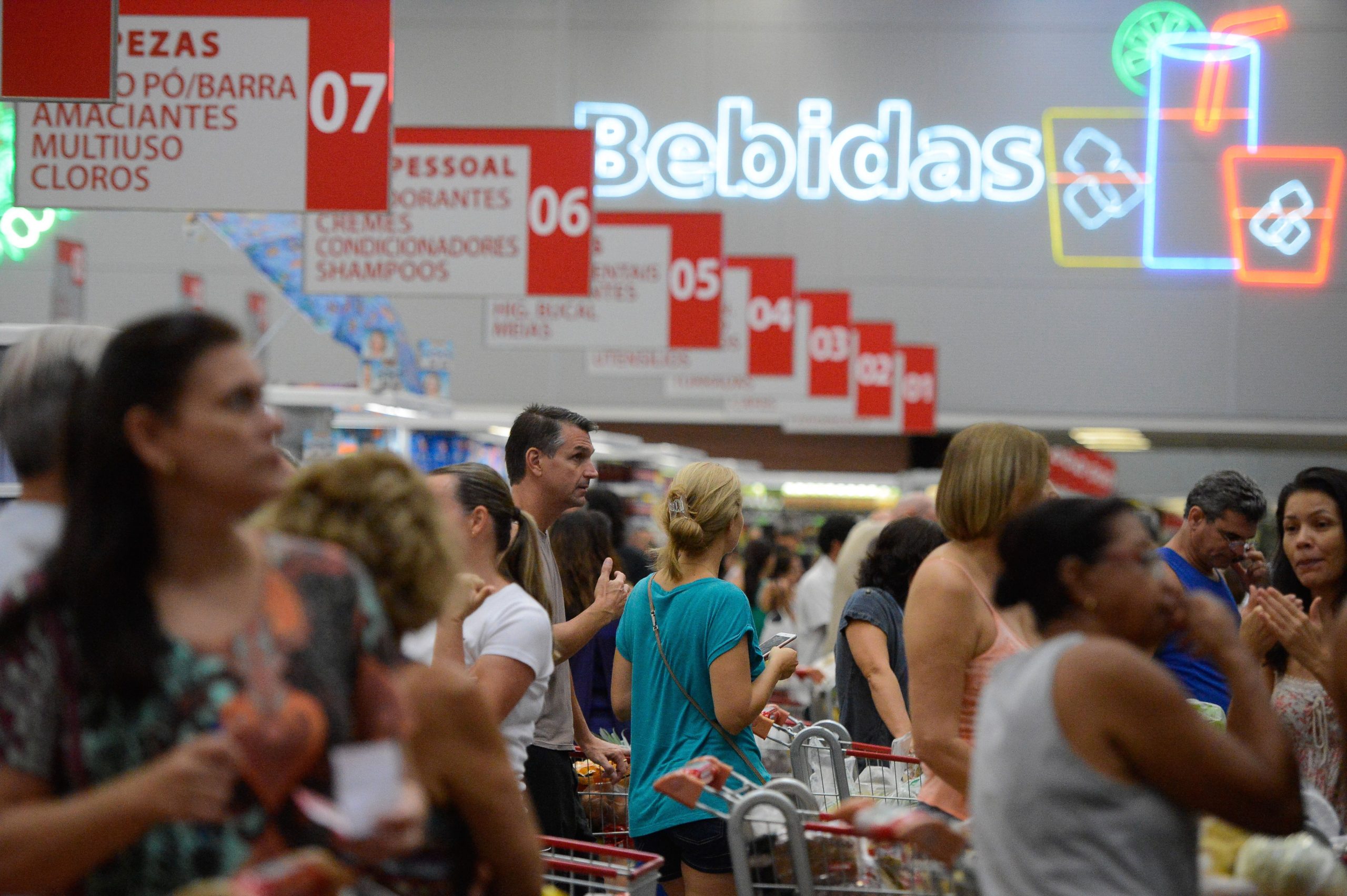 Projeto de controle de presença com sensores poupa funcionários do comércio
