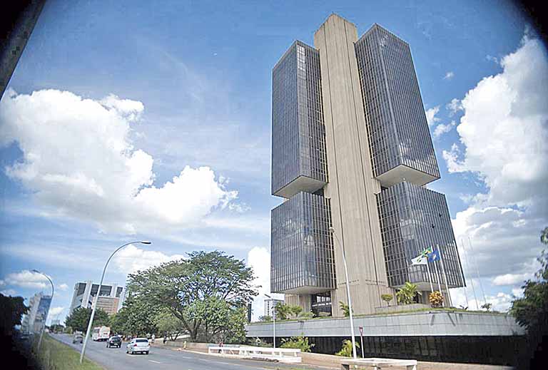Setor consolidado tem déficit primário de R$ 131 bi