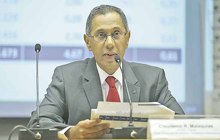 Arrecadação federal recua 29,59%
