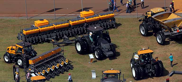 Vendas de máquinas agrícolas no país caem no semestre, mas projeção é de alta no ano