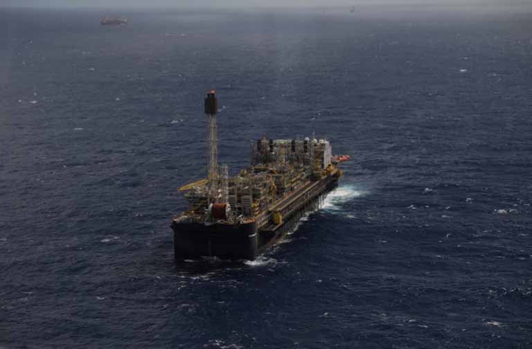 Brasil amplia exportação de petróleo para a Ásia em meio a cortes de rivais