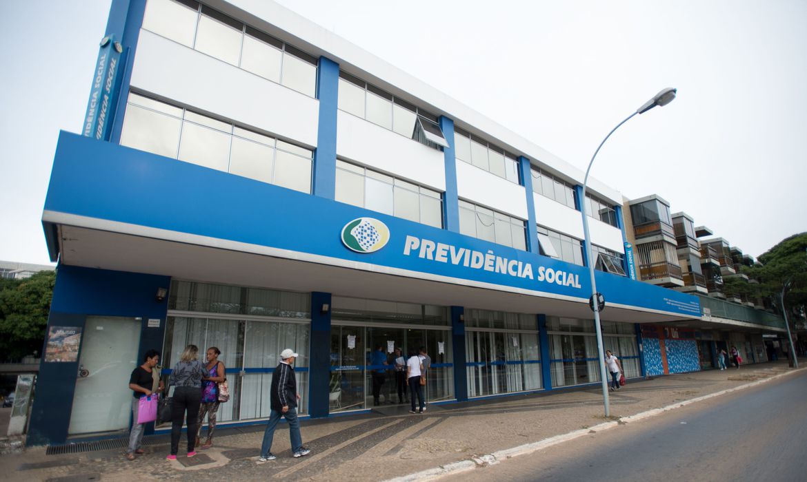 Seria a dispensa da “prova de vida” um convite à fraude ao sistema previdenciário brasileiro?