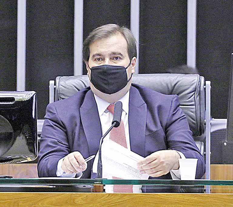 Maia cobra ação dos partidos políticos