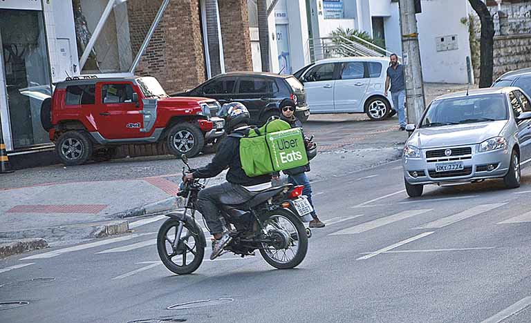 Setor de serviços volta a crescer em Minas Gerais em junho