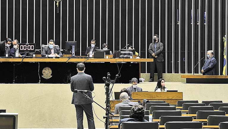 Projeto visa suspender teto de gastos