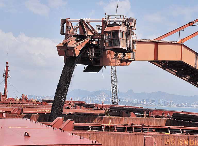 Balança comercial  brasileira tem superávit de US$ 7,4 bi em julho