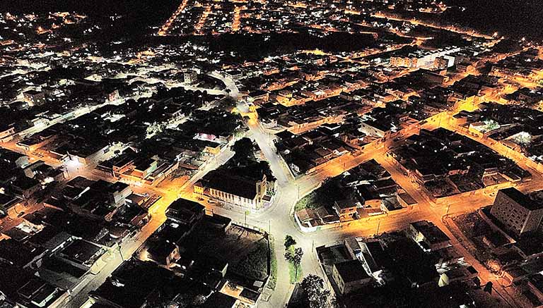 Cooperativa recebe doação de luminárias