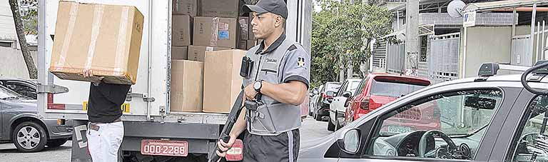 Esquadra adia projeto de expansão