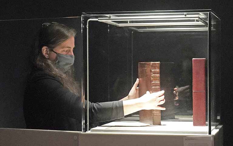 Livro de Shakespeare vendido por US$ 9,9 mi