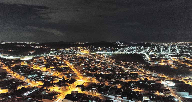 Ribeirão das Neves moderniza iluminação