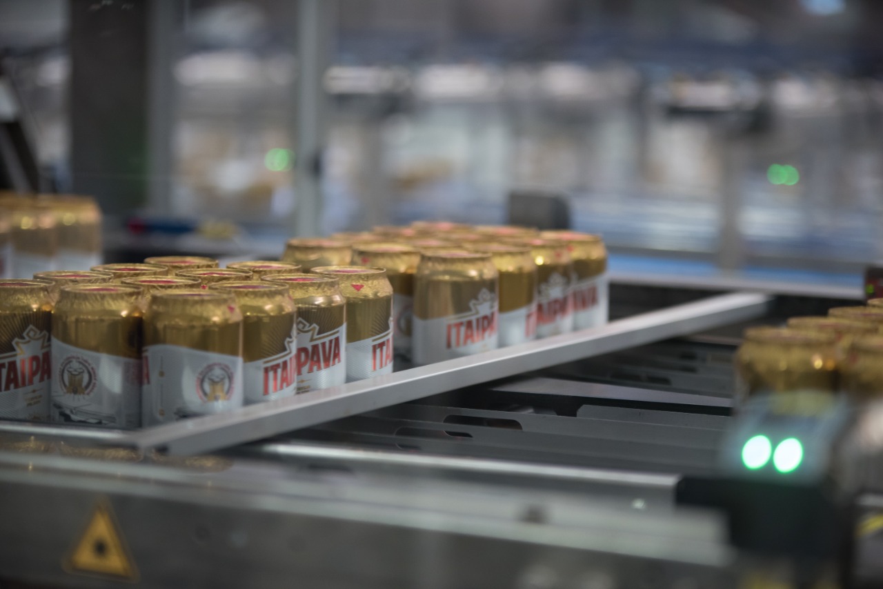 Grupo Petrópolis realiza 1º envase da 5ª linha de latas da fábrica de Uberaba