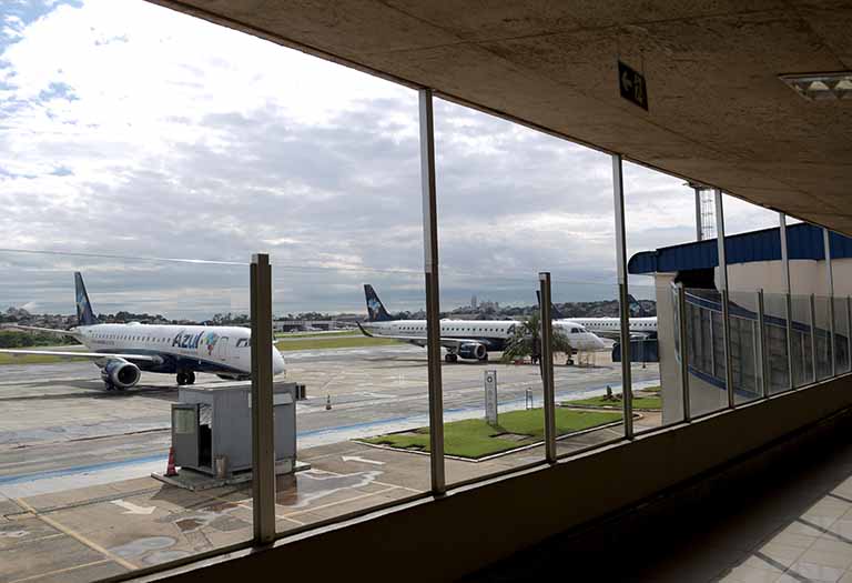 Malha aérea doméstica será normalizada até o meio do próximo ano