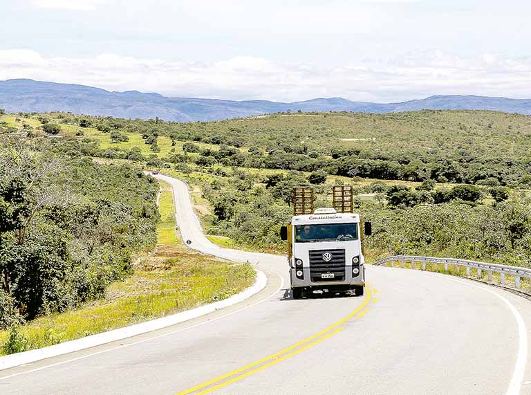 Tráfego de veículo pesado fica proibido no feriado