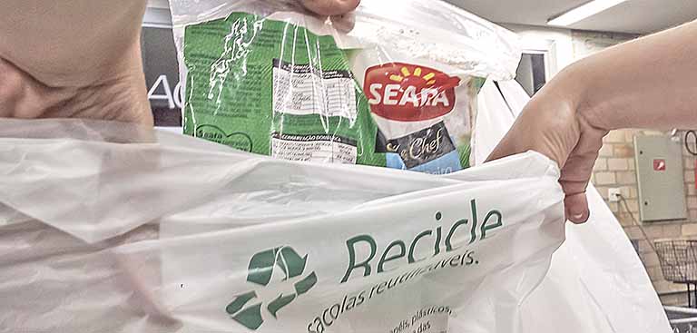 Indústria de material plástico em Minas sofre com a falta de insumos