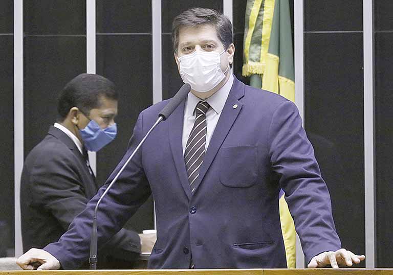 MDB deve liberar diretórios para definir alianças nas eleições de 2026, diz Baleia Rossi