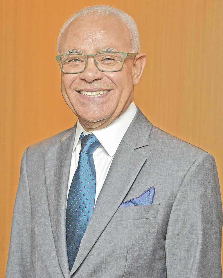 José Anchieta da Silva toma posse na direção da ACMinas