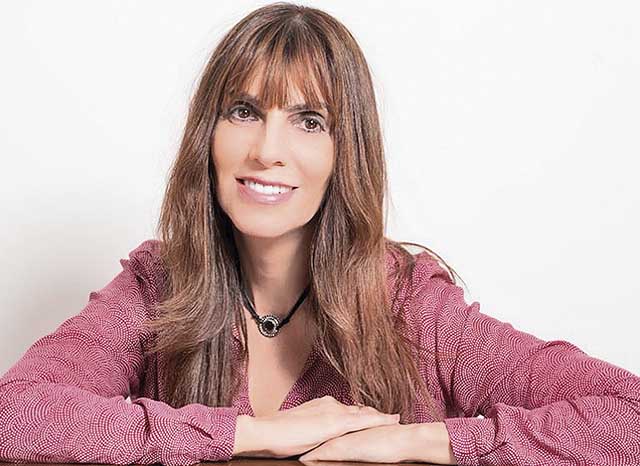 VIVER EM VOZ ALTA | O novo livro de Denise Emmer