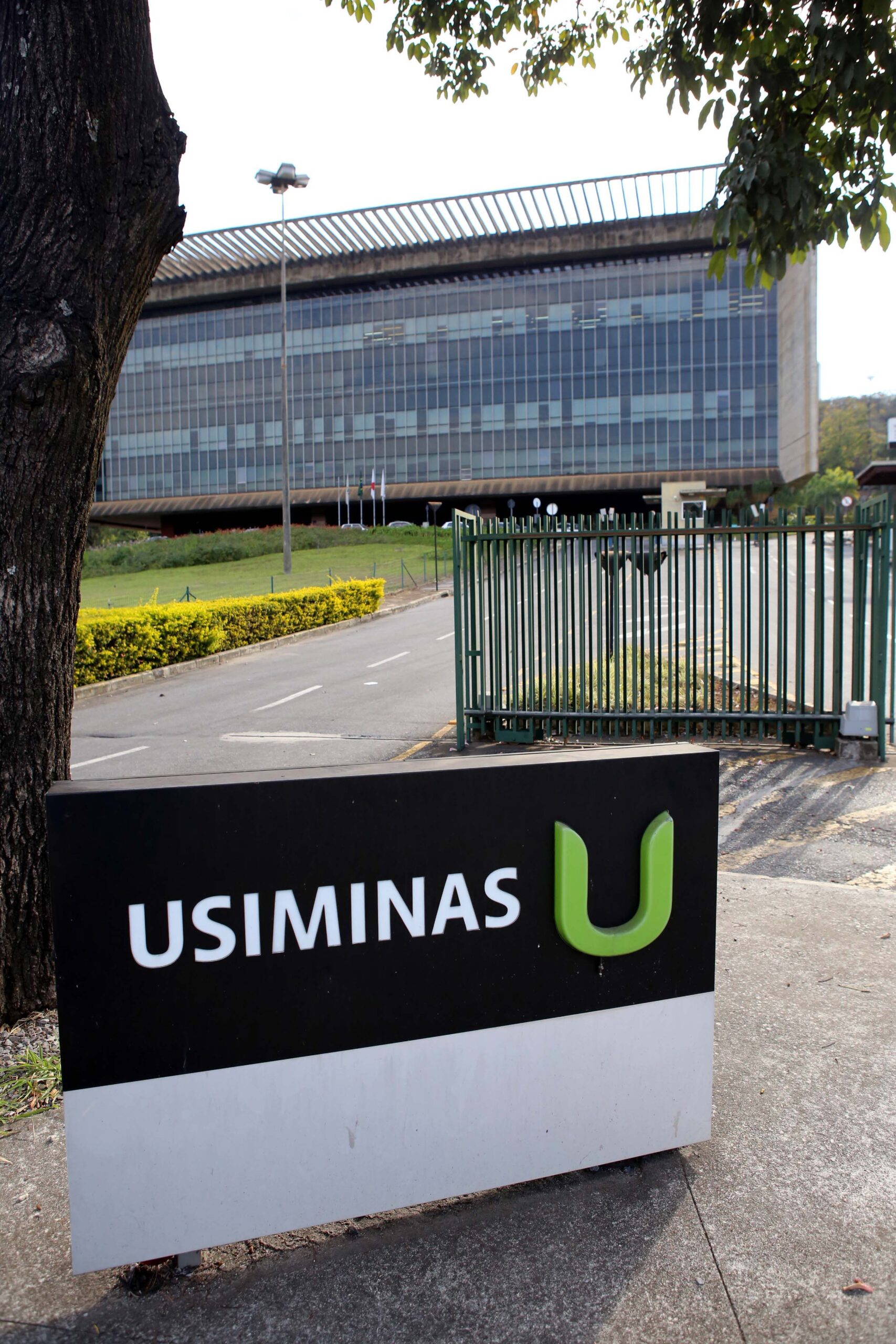 Fitch eleva a nota de crédito da Usiminas