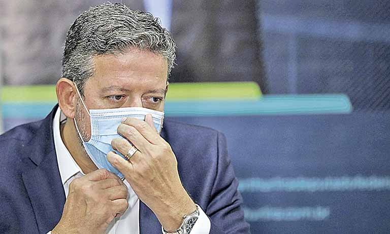 Lira desiste de pautar a PEC da imunidade