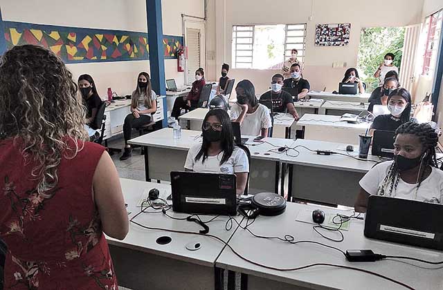 Jovens da RMBH aprofundam práticas administrativas