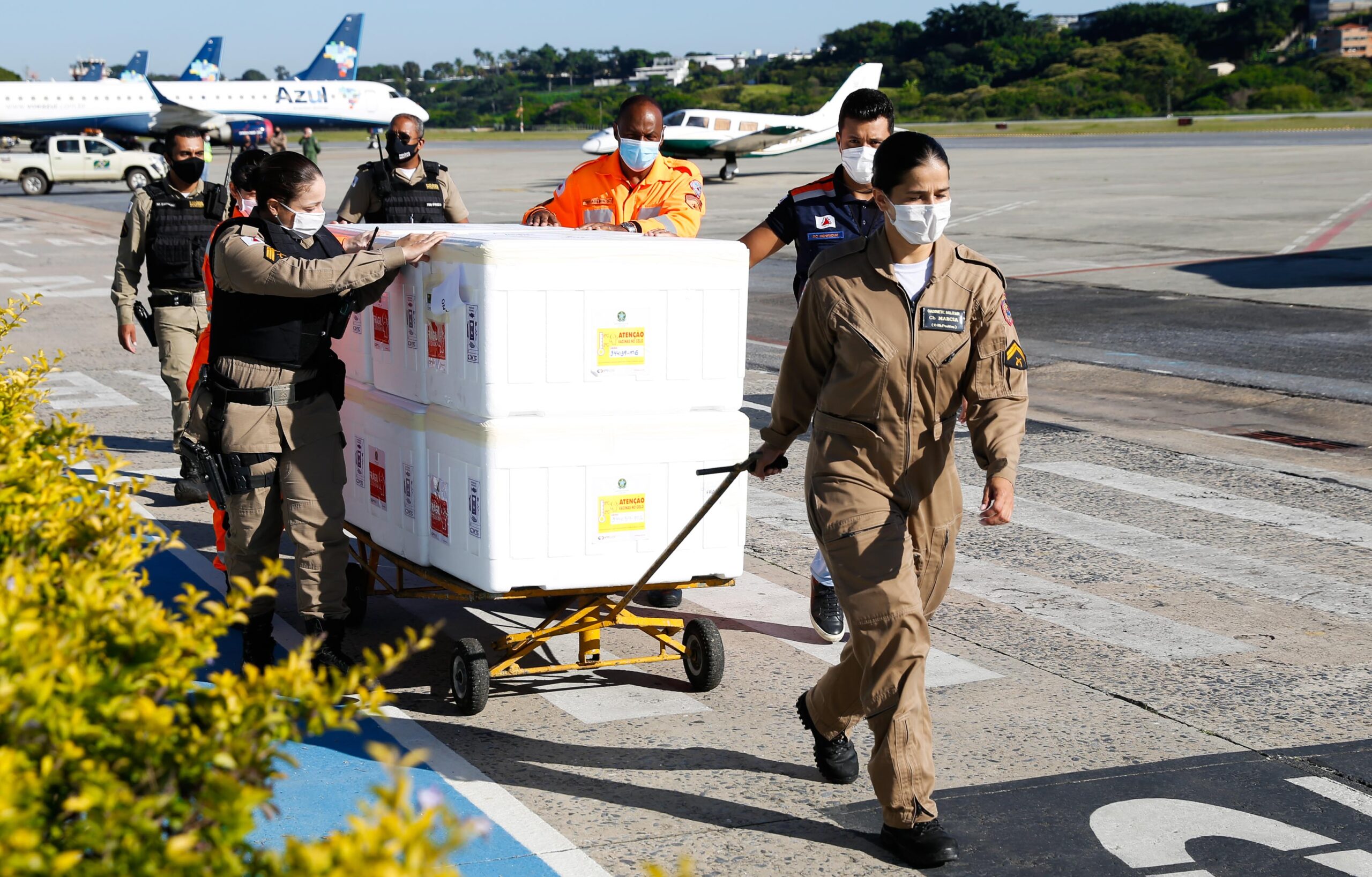 Governo de MG distribui mais de 542 mil doses de vacinas contra Covid-19