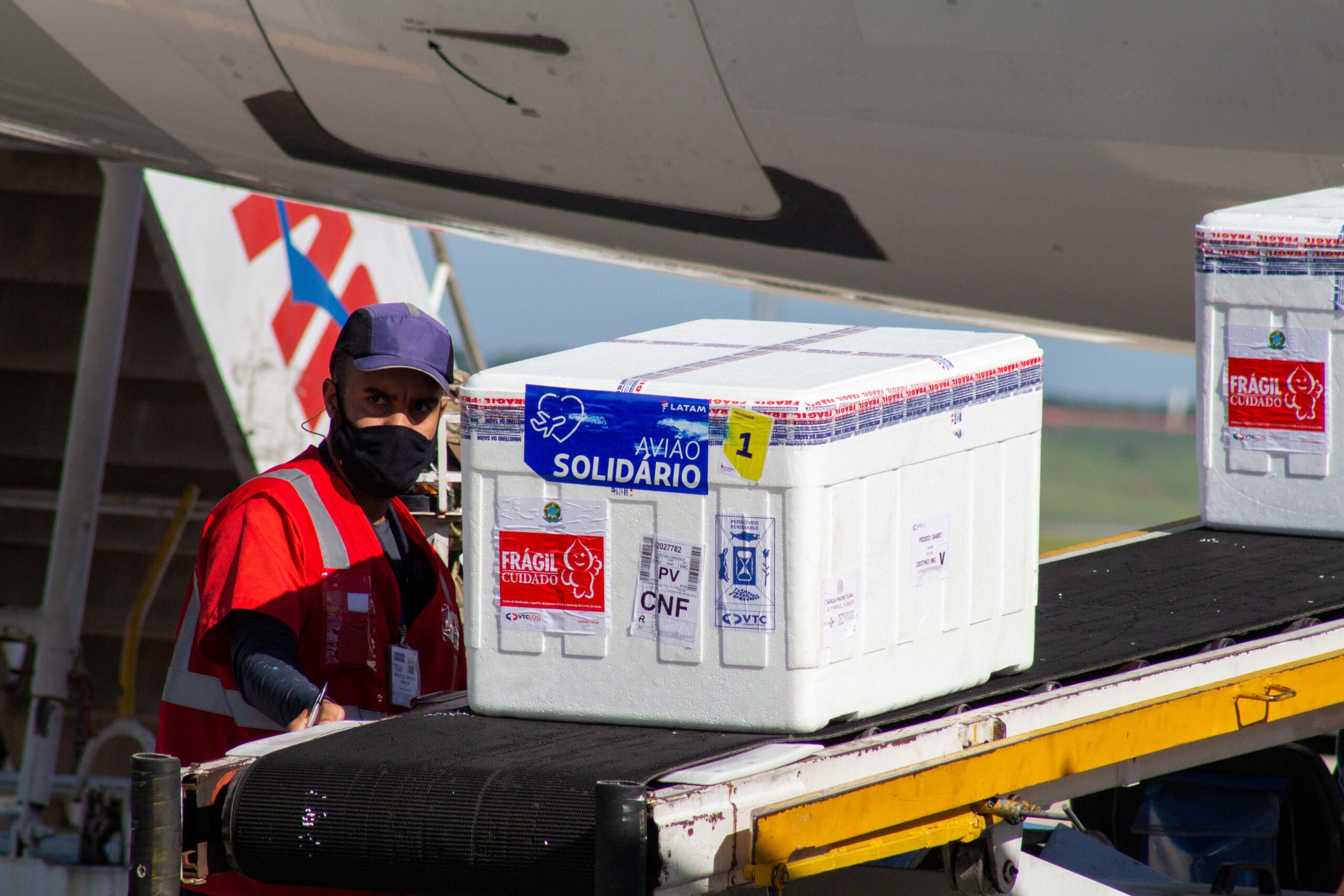 Minas Gerais recebe novo lote de vacinas contra Covid-19