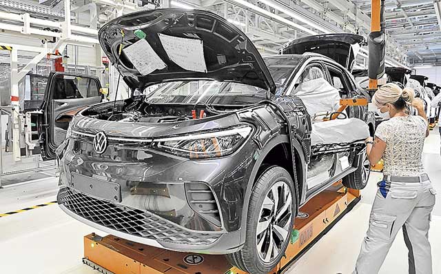 Volkswagen espera duplicar vendas de carros elétricos neste ano