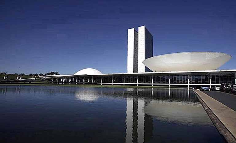Custo de apoio do Centrão a Bolsonaro aumenta