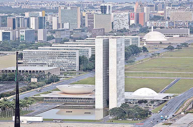 Aumenta a pressão por uma CPI da Covid