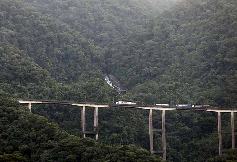 Ecorodovias tem melhora do tráfego no 4º tri, mas ajuste contábil dita prejuízo