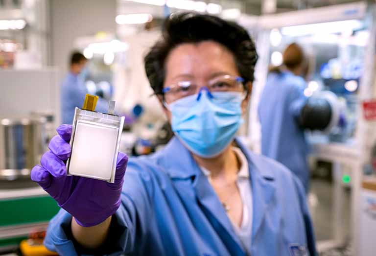 GM faz parceria com startup de bateria de lítio-metal nos EUA