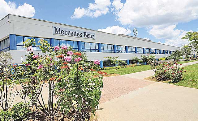 Produção de duas fábricas da Mercedes-Benz será suspensa