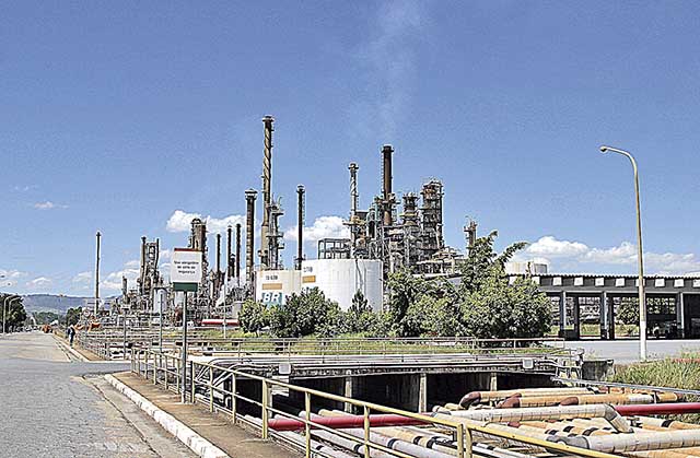 Petroleiros retomam os trabalhos na Regap após greve de um dia