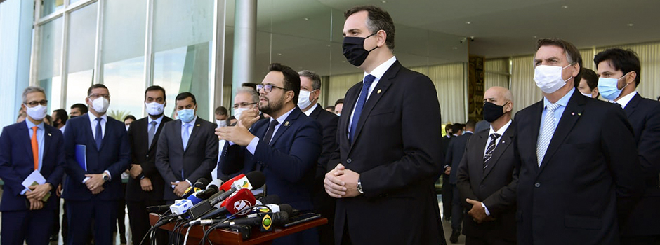 Zema pede esforço para compra de medicamentos e vacinas durante reunião em Brasília