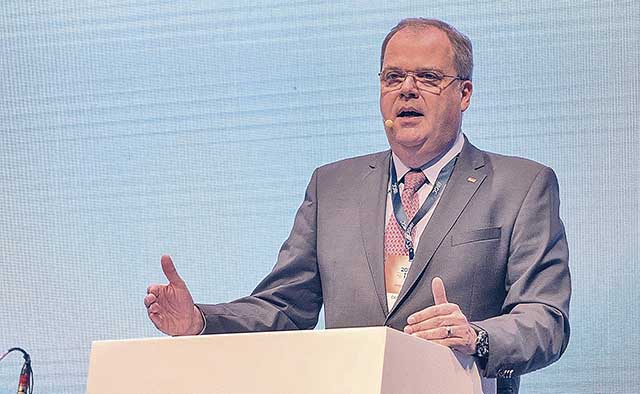 Negócios não voltam à normalidade até 2022