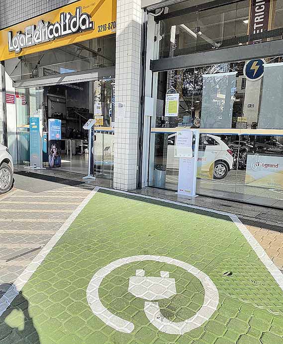 Minas recebe novas estações de abastecimento de carros elétricos